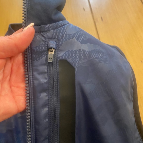Vineyard Vines Women’s Blue Fairhaven Vest Outerwear New medium, damaged zipper - Picture 5 of 13